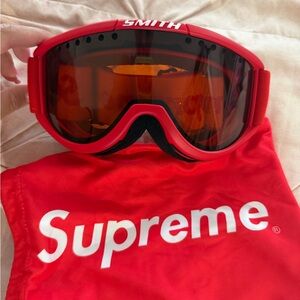 SMITH Bold Red Snow Goggles